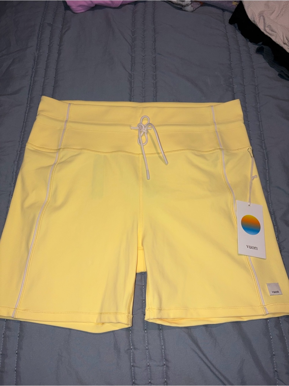 NWT Vuori XL Women’s Yellow Performance Shorts